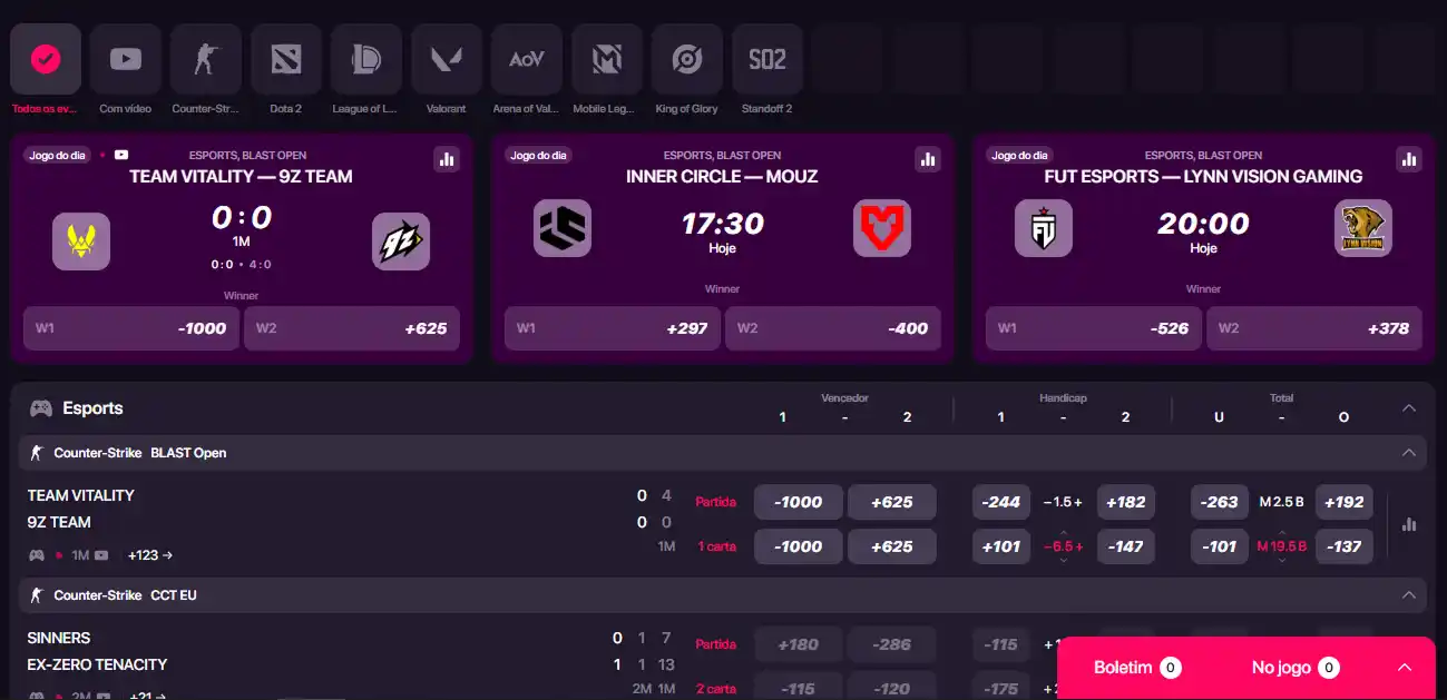 Secțiunea reală CHEXX Esports cu evenimente și navigație vizibile în interfața curentă